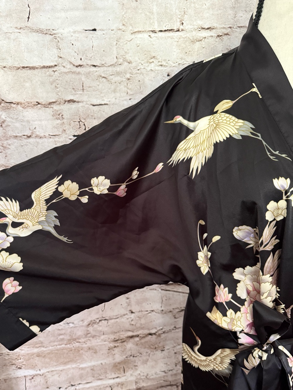 Kim+Ono Black Robe - Picture 2 of 5
